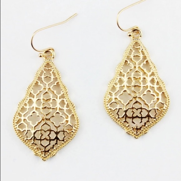 Jewelry - Gold boho filigree teardrop earrings NEW